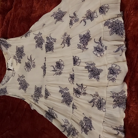 Altar'd State Sleeveless Blouse - Picture 5 of 8